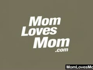 Amateur-mom loves แม่บ้าน plus shag ของเล่น