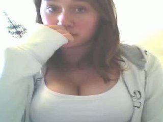 Busty Webcam Teen Showing Big Boobs