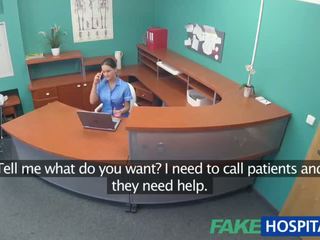 Fakehospital 医生 prank calls 他的 性感 护士 同 大 奶 然后 fucks 她的