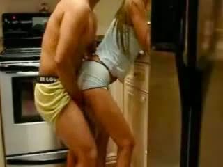 Amateur Fuck in the kitchen