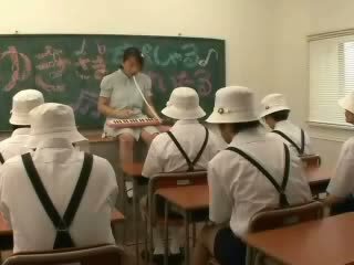 재미, 일본의, 교실