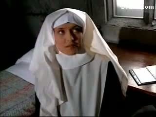 Abbess في جنسي الملابس الداخلية ضربة على الردف راهبة getting لها كس licked licking في ال قاع