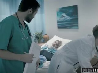 Pure gadagan perv doktor gives ýaşlar patient uly am ekzamen