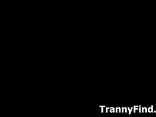 أي الثدي حقيقي, أي جوارب طويلة عظيم, عظيم solo tranny حقيقي