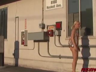 Exhibitionist Goldie Coxx Roams the Streets Naked: Porn 6c