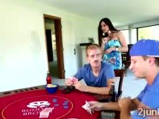 Ogier loses jego piękne duży boobed mama w a poker match