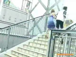 Anal creampie darbe iş onto the stairs