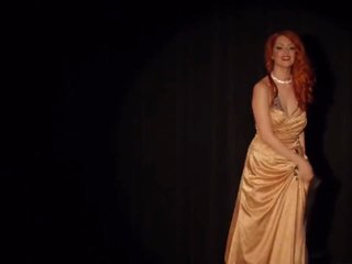 Burlesque dancer pulls de pe pasty de la ei mare pițigoi: porno al 3-lea