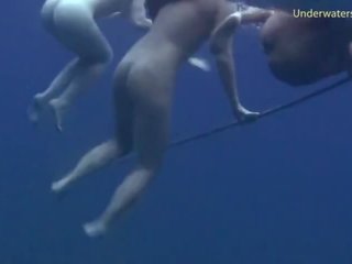 Podvodné plávanie holky na tenerife