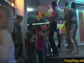 पार्टी sluts banged द्वारा male strippers में prague